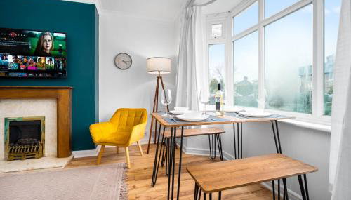 3 Bedroom House - Garden - Parking - Interior Designed - Netflix - Wifi - 52H - Foto 5