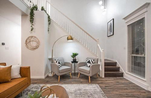 Modern and Luxury DFW Mansion with Backyard Oasis - Foto 4