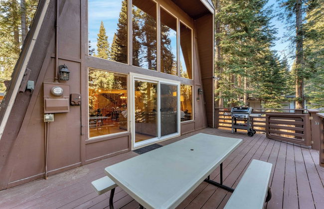 Lundy Bearden Serene Tahoe Retreat With Deck, Fireplace, and Forest Views - Foto 35