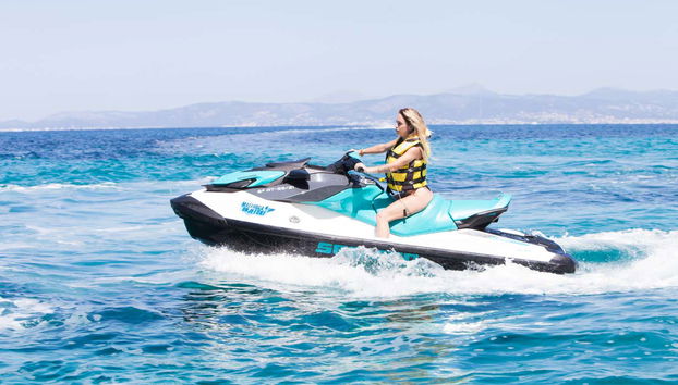 Durante il tour in moto d'acqua