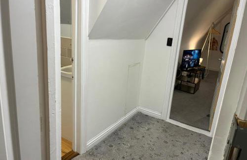 By-the-Beach, Sea view 2 bedroom Loft Studio Apartment & Free Parking - Foto 22