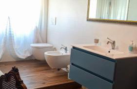 Ampio attico a 5 minuti dal mare - Foto 4