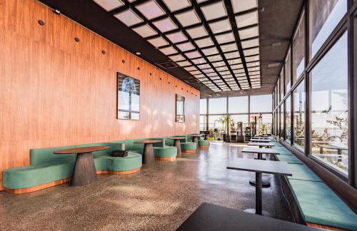 Xtay Cais Rooftop - Hospede-se perto do Cais Embarcadero e na Orla do Guaíba - Foto 18