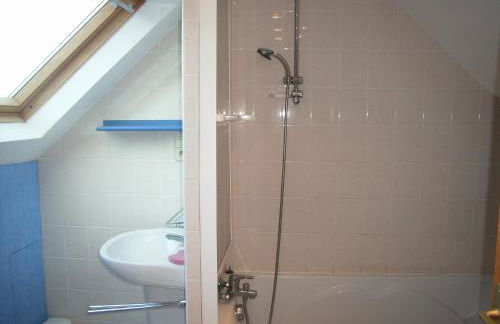 REF 034 Maison deux chambres pour cinq personnes proche Golfe du Morbihan LE MONTENO ARZON - Foto 11