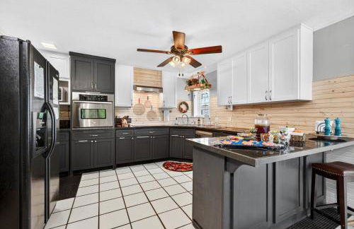 Renovated 4BR Lake Texoma Retreat with Hot Tub - Foto 19