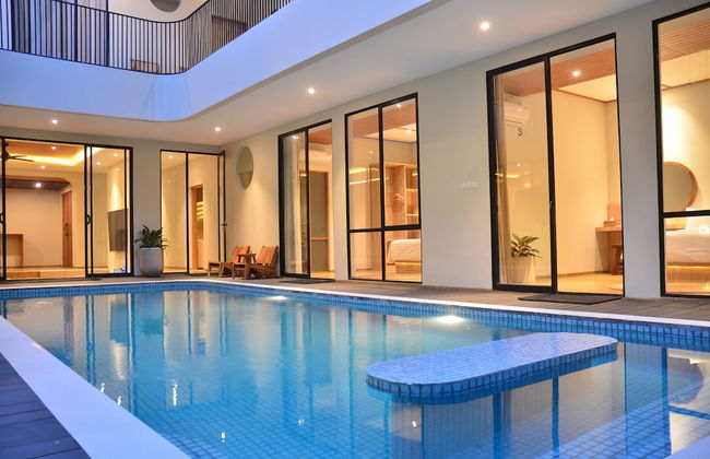 Maplewood Mountain 9BR with Heated Pool - Photo 35