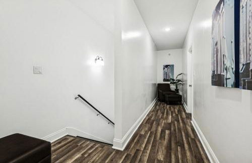 Spacious 10BR NOLA Home, Perfect for Groups, King bed - Foto 21