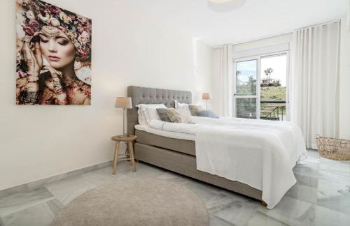 Sensational and Exotic 3-Bedroom Retreat in Nueva Andalucia with a Palm Garden - Foto 34