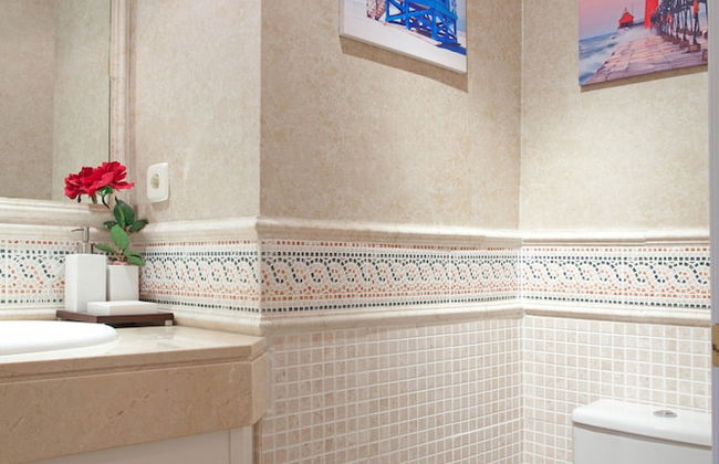 Charming Apartment With Pool - Photo 16