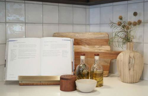 NEW Luxury Coastal Cottage w Pool Jupiter FL - Photo 11