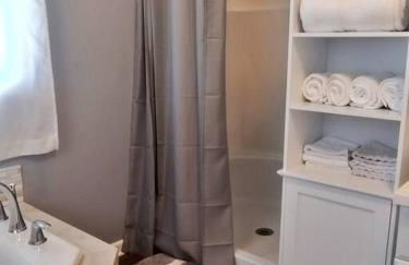 Backwoods Guesthouse Near VIR - Foto 7