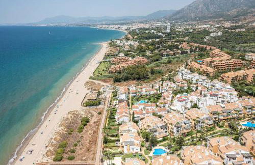 Bright Chalet with Swimming Pool and Close to Sea - Photo 2