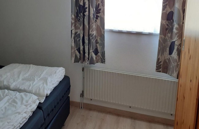 Cosy Bungalow Near the Beach - Photo 6