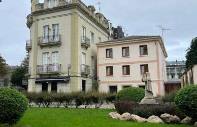 Apartamento en plaza de Ribadeo - Photo 3