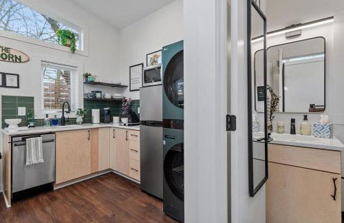 The Acorn - Tiny House in HISTORIC OAKWOOD - Foto 22