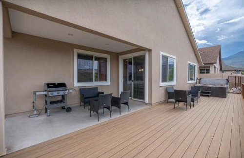 Stunning Views + Hot Tub + Location! 3 bed/3 bath - Foto 43
