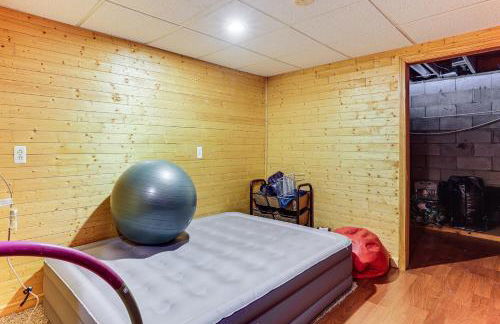 Ski, Hike and Ride On-Site 80-Acre Retreat in Boon - Foto 21