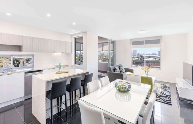 Oaks Brisbane Woolloongabba Suites - Photo 12