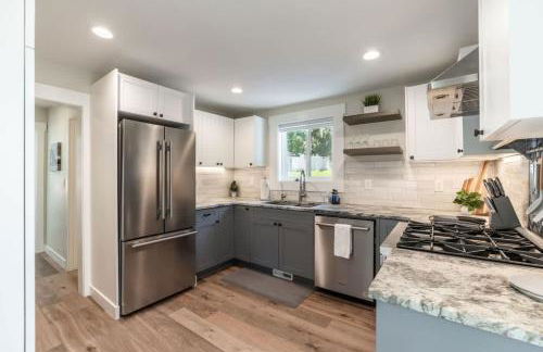 Flying Colors Cottage Walk to Downtown - Foto 2