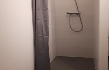 "Le Studio" climatisation Parking Privé Restauration Proche des lacs - Foto 23