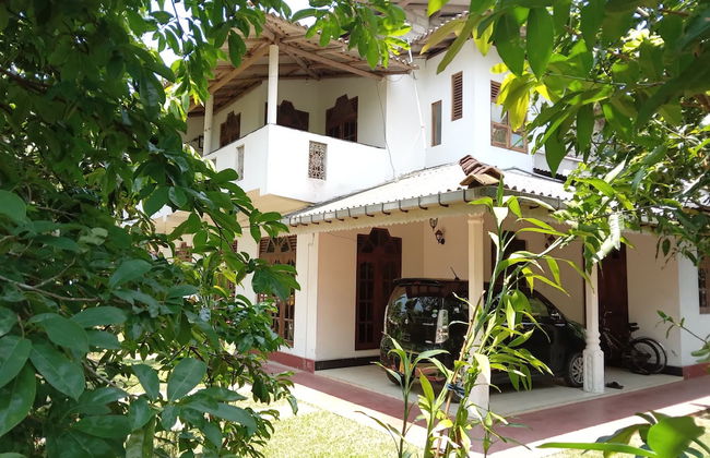 Charming 2-bed Apartment in Weligama - Photo 1