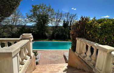 Rez de villa , beau jardin avec piscine - Foto 5