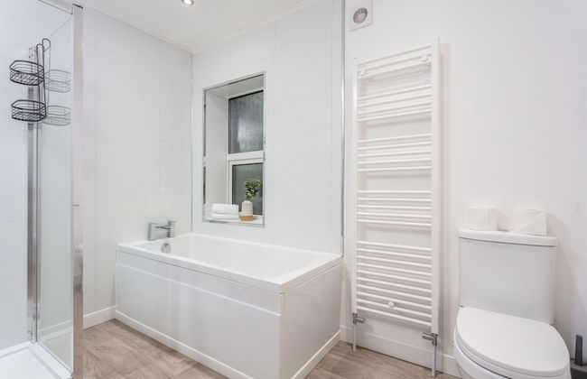 Cuthbert House - Donnini Apartments - Photo 16