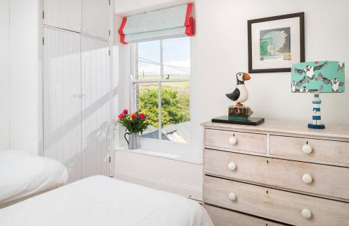 Beautiful family house with amazing sea views - Photo 3