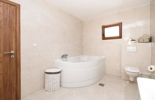 Villa Meadow with swimming pool - Foto 40