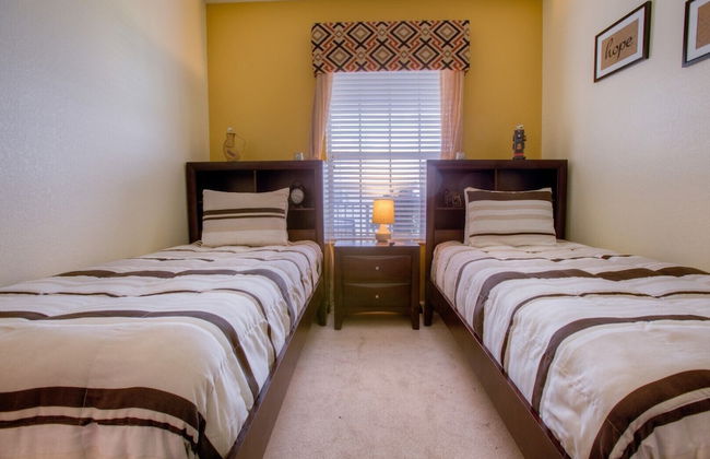 Spacious Vista Cay Condo, Close to Conv. Center - Photo 11