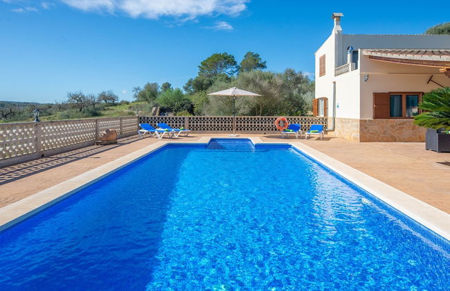 Vista Sol in Ariany With 2 Bedrooms and 1 Bathrooms - Photo 1