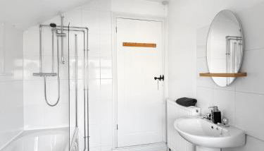 Amaya Four - Sleeps 5 - 1 bed apartment - Newly renovated- Close to town centre -Grantham Free Gym Access - Foto 3