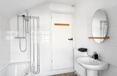 Amaya Four - Sleeps 5 - 1 bed apartment - Newly renovated- Close to town centre -Grantham Free Gym Access - Foto 3