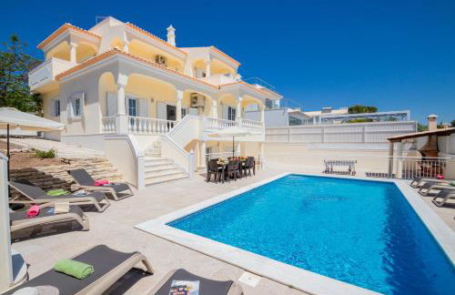 Villa Casa Castelo - Refúgio com piscina aquecível e BBQ na Galé, Albufeira - Foto 10