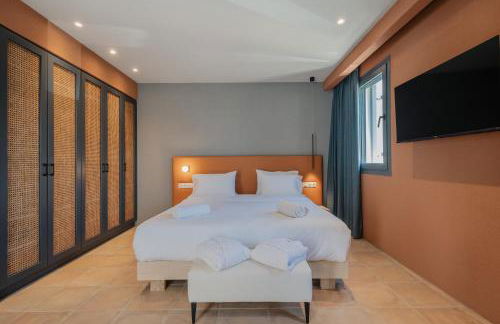 Tessera Villas & Studios Collection - Photo 24