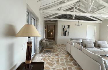 Privatised Pasparo Estate - 3 Apartments & Pool - Foto 9