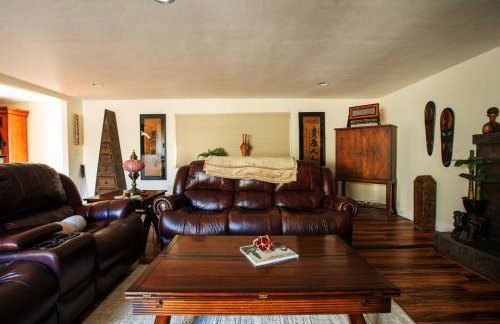4BR Group Retreat w Golf Green, Poker & Fire Pit - Foto 24