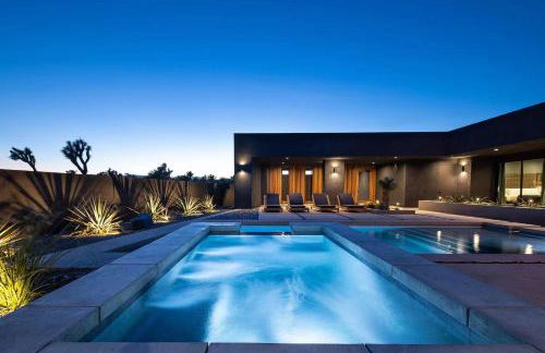 Black C House Modern w pool spa - Photo 2