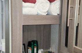 River RV, Romance Glamping Pup Paradise Riverside - Foto 20