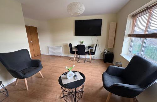Misk Homes #2 Near Heathrow Airport, shops & Brunel University - Free Parking - Photo 19