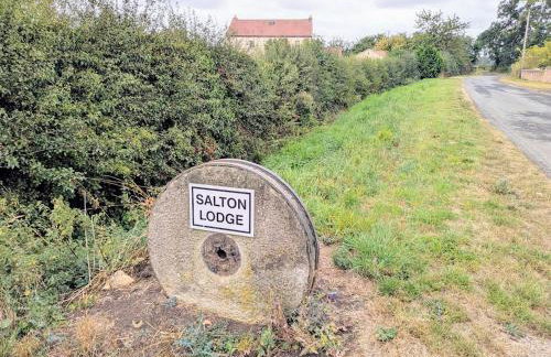 Salton Retreat - Photo 2