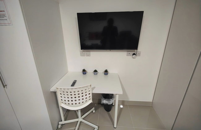 Luxurious 3 bed Ensuites & kitchenettes Nr LGI Hospital & Uni - Free 5G WIFI & Netflix Short Stays - Contractors Free Parking - Foto 42