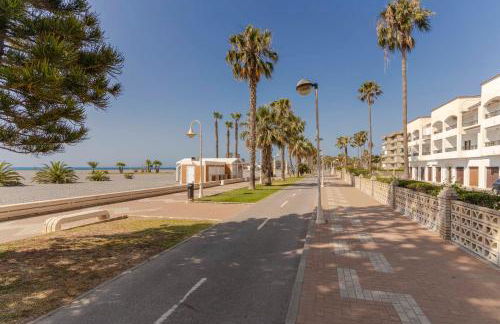 RentitSpain - Motril - Apto Falucho Varadero Relax, Mar y Comodidad - Foto 10