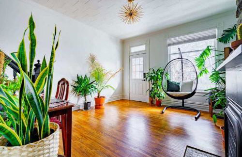 Jungle House Luxury Homes - Columbus Downtown Short North - Steps to Convention Center & Nationwide Arena - Sleeps up to 11 - Free Parking - Over 5,800 Five Stars - Foto 8