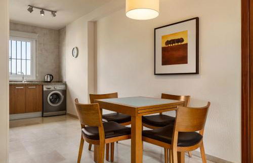 Ramada Hotel & Suites by Wyndham Costa del Sol - Foto 114