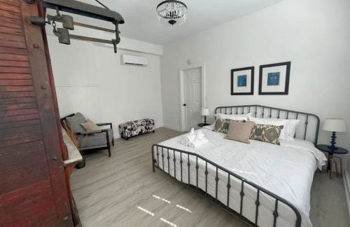 Full Building Huge Downtown Retreat Walkable to Everything - Foto 14