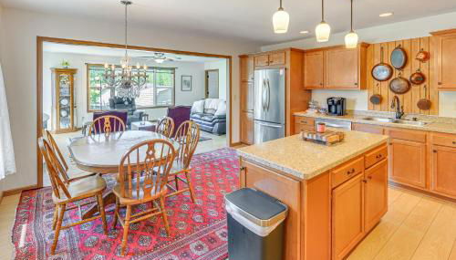 WFH-Friendly Columbiana Vacation Rental with Deck! - Foto 3