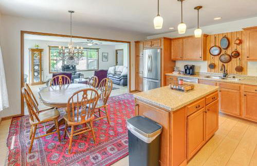 WFH-Friendly Columbiana Vacation Rental with Deck! - Foto 3