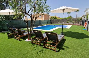 Villa Pretty Stunning House with Garden and Private Swimming Pool - Foto 30