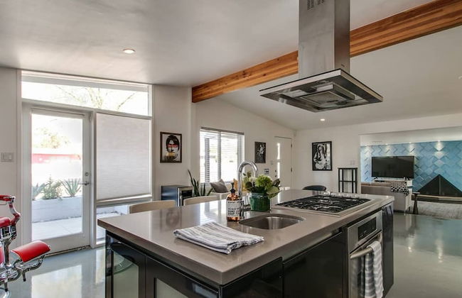 Mid-century Modern W/backyard Oasis, Putting Green - Foto 16